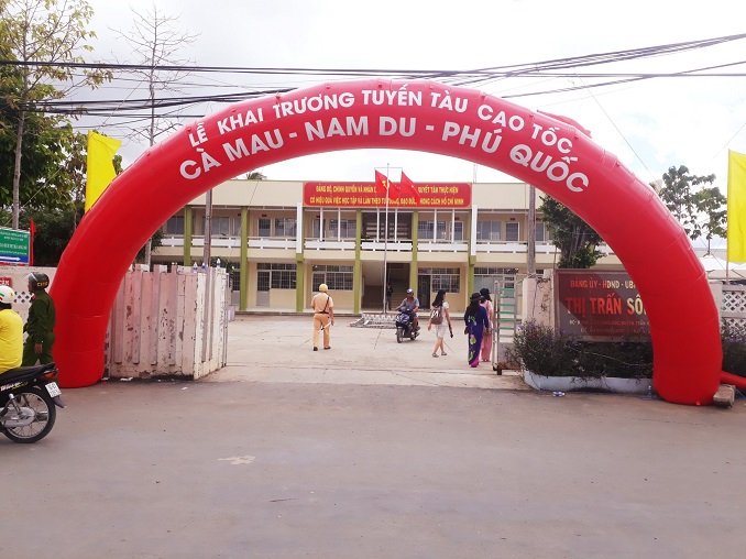 Đúng 09:00 sáng ngày 07/07/2020, tuyến tàu du lịch biển, đảo đầu tiên Cà Mau - Nam Du - Phú Quốc đã chính thức khai trương. Tham dự lễ khai trương, có Phó Chủ tịch UBND tỉnh Trần Hồng Quân.
